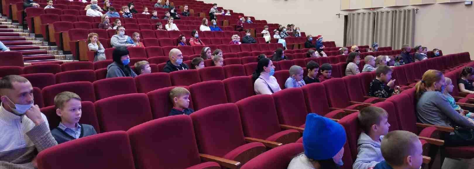 Фотография концертного зала Зрительный зал Дворца культуры УМР