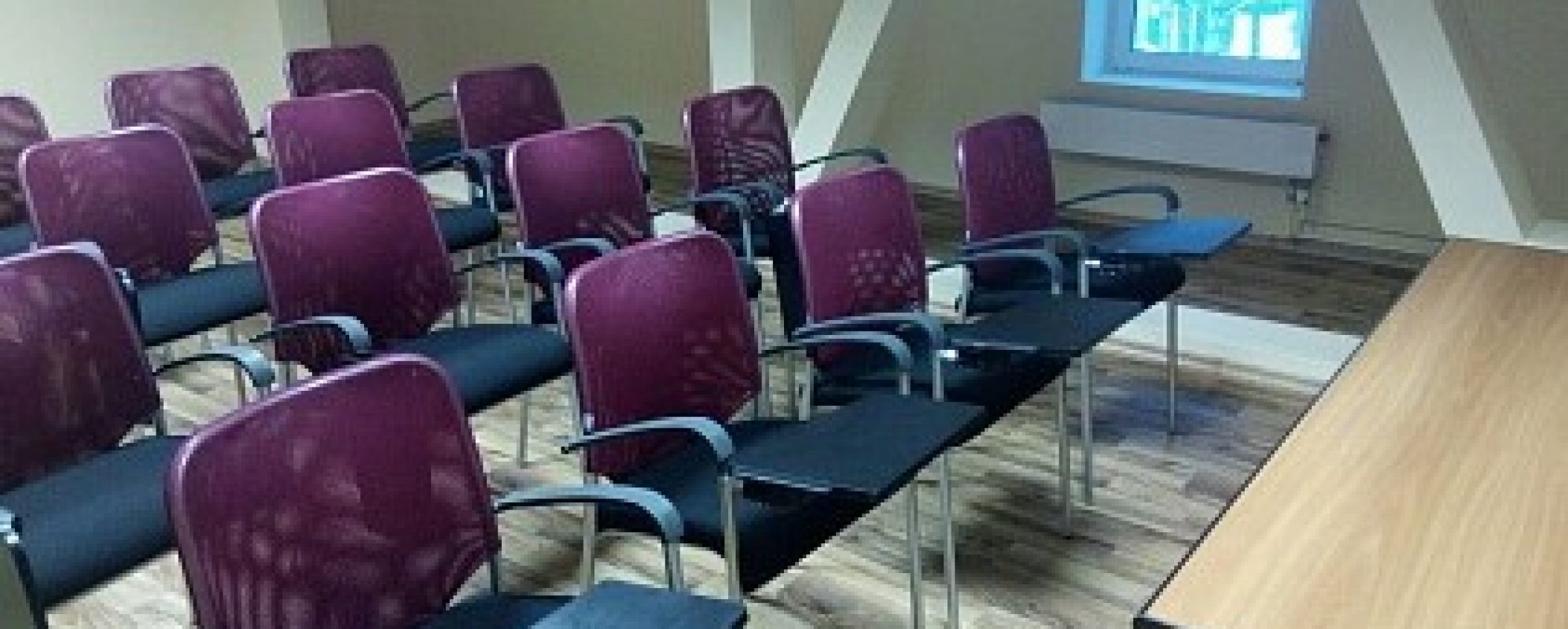 Фотографии комнаты для переговоров Борвиха №1