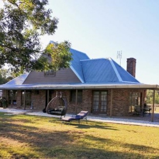 Фотография гостевого дома Hunter Habit Cottages