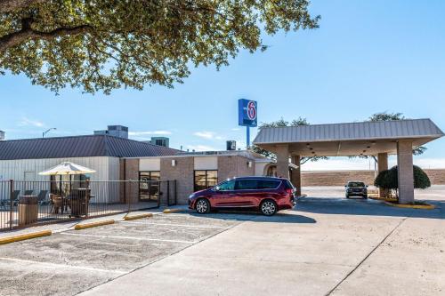 Фотография гостиницы Motel 6-Sonora, TX