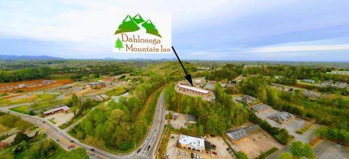 Фотография гостиницы Dahlonega Mountain Inn