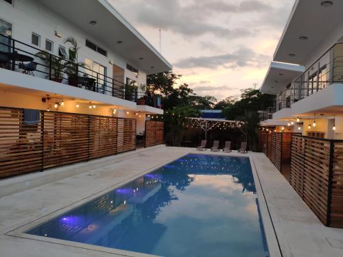 Фотография гостиницы In the Shade Hotel - Coworking - 300Mbit - Adults Only