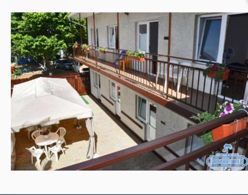 Фотографии гостевого дома
Тихий дворик на Понтийской