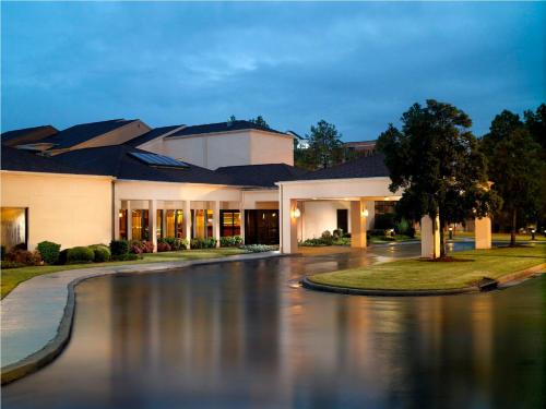 Фотография гостиницы Courtyard by Marriott Memphis East/Park Avenue