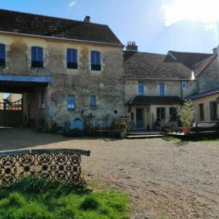 Фотографии гостевого дома 
            LA GUINGUETTE DE BELLEME