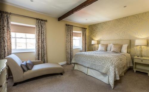 Фотографии гостиницы 
            The Lake Isle Restaurant with rooms