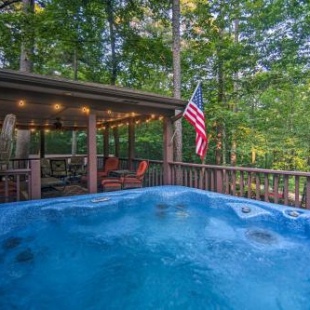 Фотография гостевого дома Broken Bow Oasis Fire Pit, Pool Table, Patio