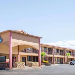 Фотографии гостиницы 
            Days Inn by Wyndham Alamogordo