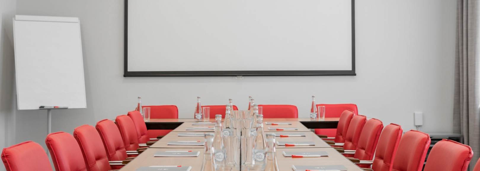 Фотография конференц-зала Конференц-зал №1 | Грин Парк Отель на 55 человек