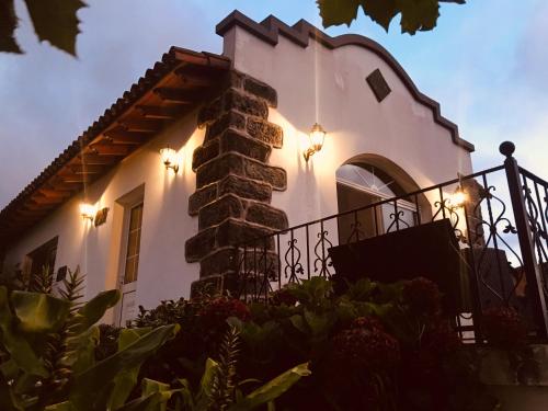 Фотография гостевого дома La VIGIE de CASTELROCK ( Casa Petunia )