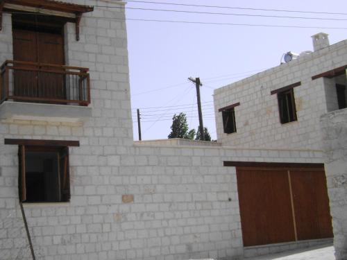 Фотография гостевого дома Villa Saint George Stone Costa Demetriou