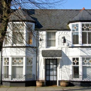 Фотография гостевого дома The Little White House, Bala