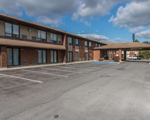 Фотография мотеля Comfort Inn Kingston Highway 401