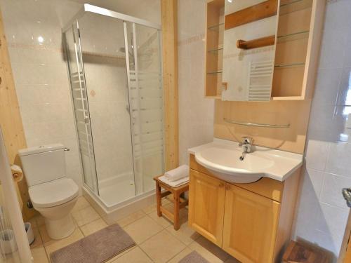 Фотография гостевого дома Chalet Le Grand-Bornand, 5 pièces, 9 personnes - FR-1-391-35