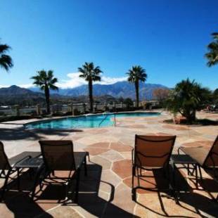 Фотографии гостиницы 
            Holiday Inn Express Hotel & Suites Cathedral City - Palm Springs, an IHG Hotel