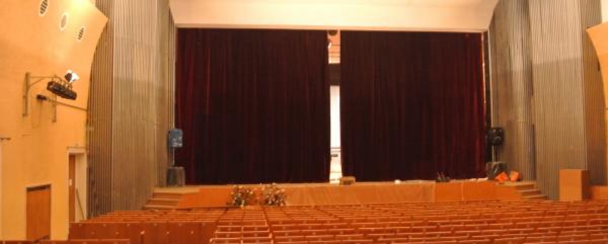 Фотографии концертного зала Большой концертный зал ДК Юбилейный