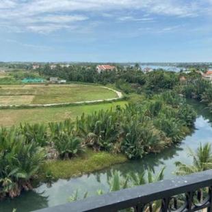 Фотография гостиницы Shining Riverside Hotel & Spa