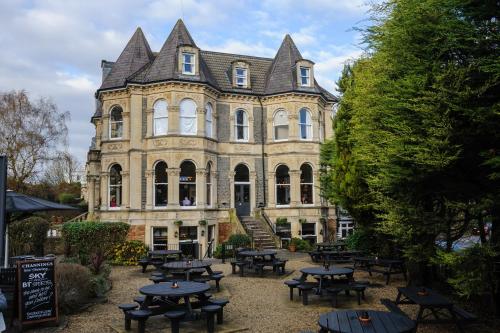 Фотография гостиницы Channings Hotel by Greene King Inns