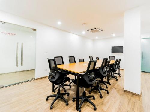 Фотографии гостиницы 
            Flora Residency