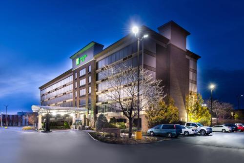 Фотография гостиницы Holiday Inn Hotel & Suites Warren, an IHG Hotel