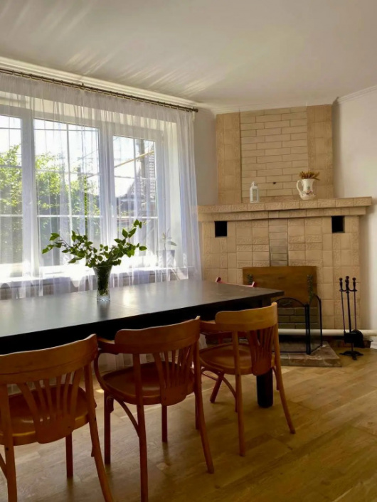 Фотографии Коттеджа 
            Частный дом с садом и бассейном