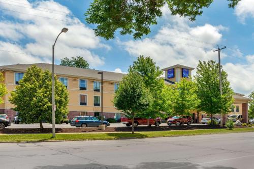 Фотография гостиницы Sleep Inn & Suites Airport Milwaukee
