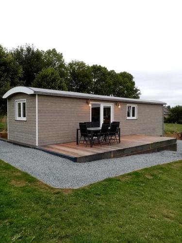 Фотография гостевого дома La Roulotte Julyana