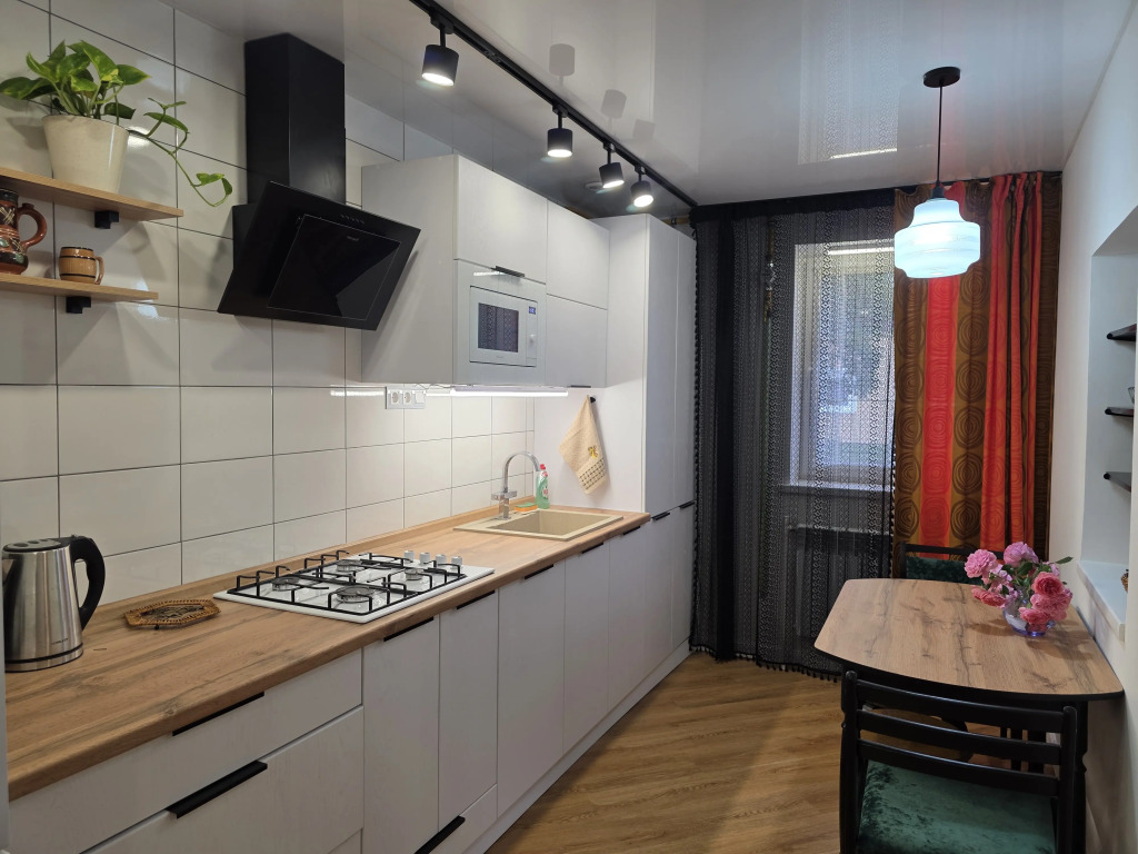 Фотография Коттеджа Частный Дом Уютный Домик в Тихом Районе Города с Развитой Инфраструктурой