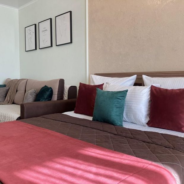 Фотографии квартиры 
            Апартаменты ВЕЧЕР В ПАРИЖЕ на Солнечной 13 Уютное Местечко A.Cozi_Place