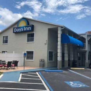 Фотографии гостиницы 
            Days Inn by Wyndham Bradenton I-75