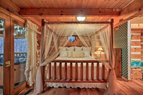 Фотографии гостевого дома
Quiet Cabin in Pigeon Forge with New Hot Tub!