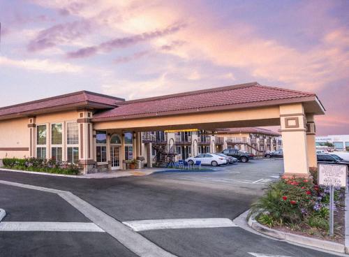 Фотография гостиницы Signature Anaheim Maingate