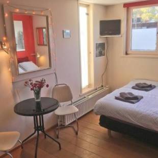 Фотографии мини отеля
Houseboat Westerdok