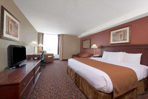Фотография гостиницы Ramada by Wyndham Niagara Falls/Fallsview