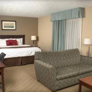 Фотографии гостиницы 
            Eastland Suites Hotel & Conference Center
