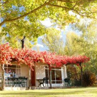 Фотография базы отдыха Lowestoffe Country Lodge - Trout