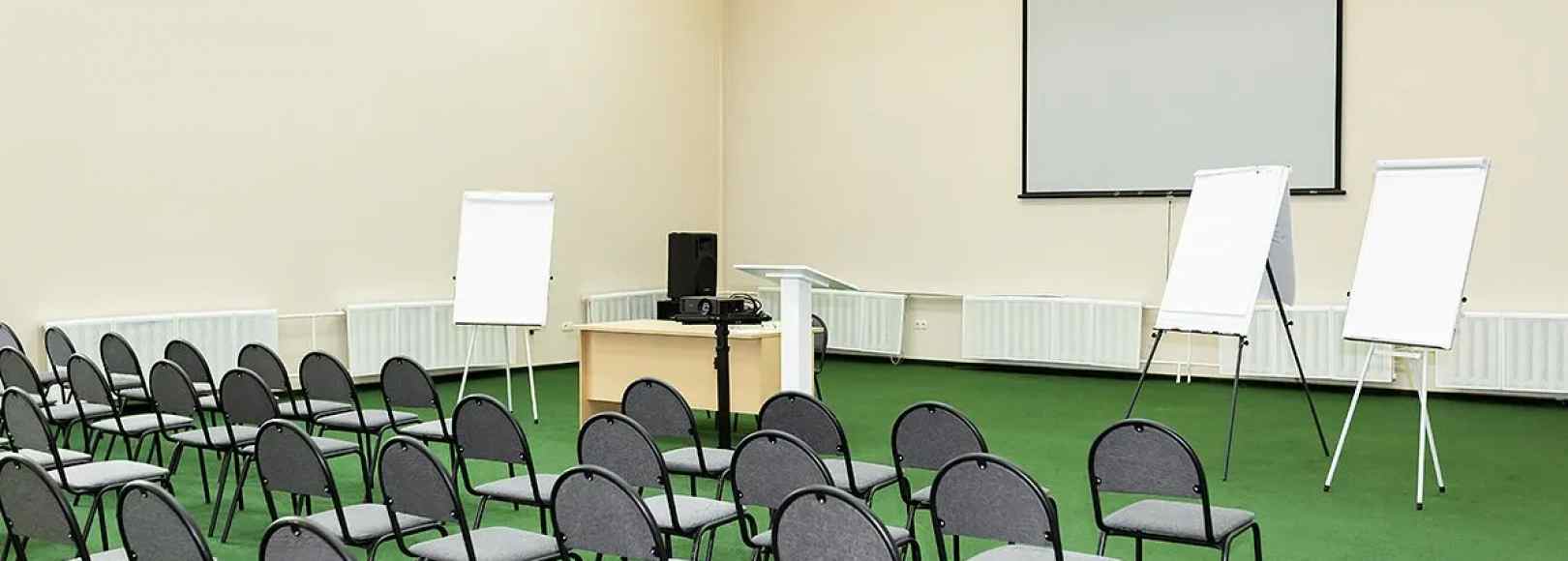 Фотография конференц-зала Эммаус Волга Клуб