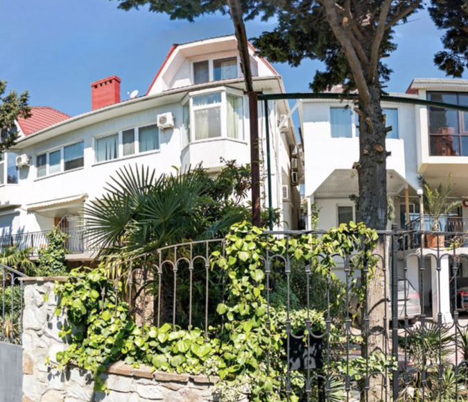 Фотография гостевого дома Массандра Славянская