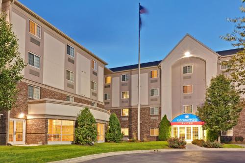 Фотография гостиницы Candlewood Suites Indianapolis Northeast, an IHG Hotel