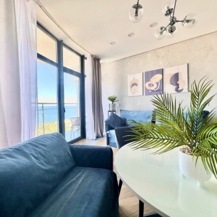 Фотография квартиры Апартаменты с отдельной спальней LS-Soft Blue с видом на море и горы