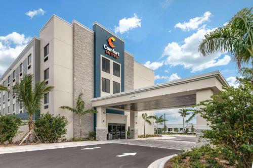 Фотография гостиницы Comfort Suites Stuart-Hutchinson Island
