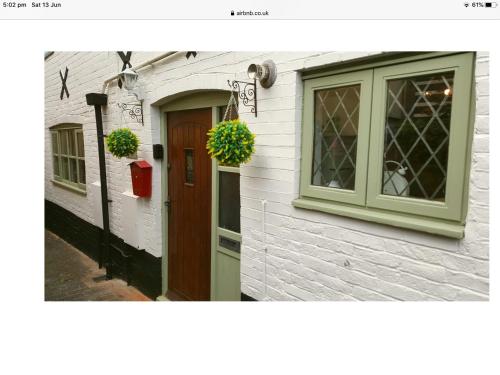 Фотография гостевого дома 1 The Mews Cottages