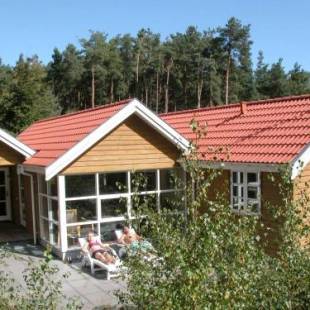 Фотографии гостевого дома
Four-Bedroom Holiday home in Aakirkeby 3