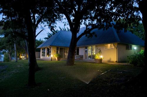 Фотография гостиницы Protea Hotel by Marriott Zambezi River Lodge