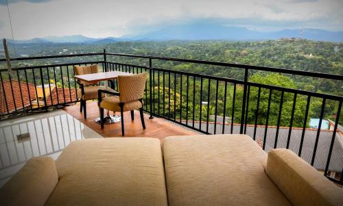 Фотография гостиницы Romance Hills Hotel