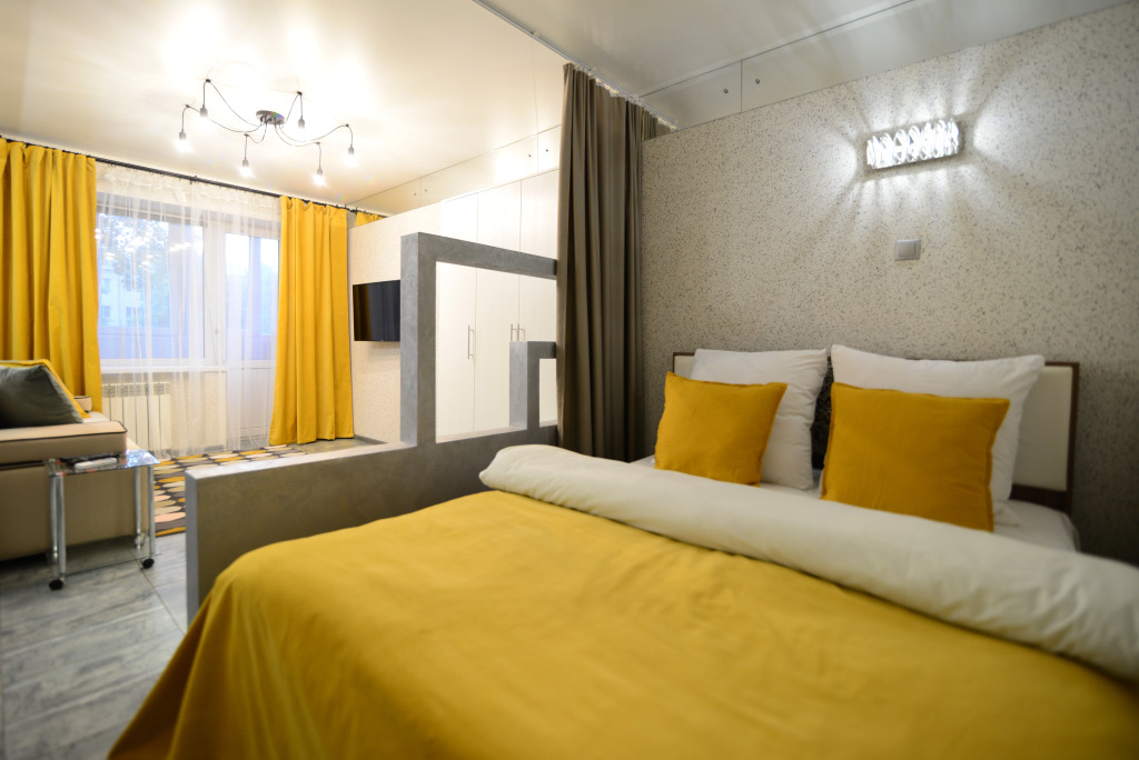 Фотография квартиры Квартира Яркая Уютная в Сердце Города Отдых в Желтом Интерьере Посуточно