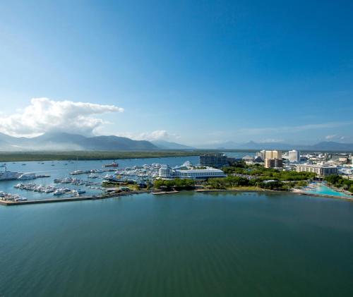Фотография гостиницы Oaks Cairns Hotel