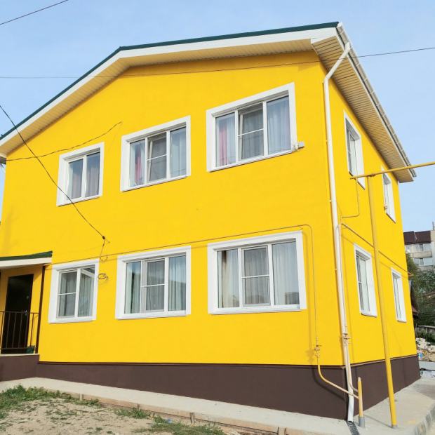 Фотографии квартиры 
            Апартаменты весь первый этаж (100 кв.м.) с 3 спальнями нового городского коттеджа