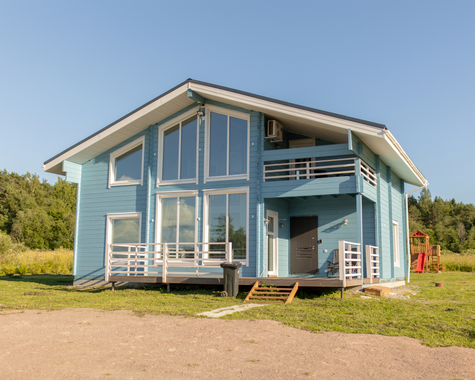 Фотография Коттеджа Частный Дом Полярная Станция Синий