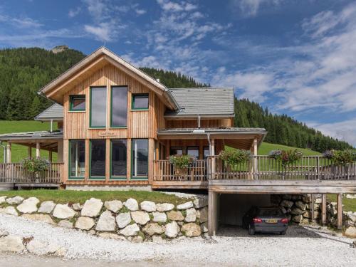 Фотография гостевого дома lush Chalet in Hohentauern with Infrared Sauna & Whirlpool